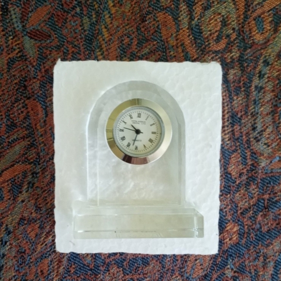 Fifth Avenue Crystal 2 1/2 inch Archway Clock - Picture 2 of 5